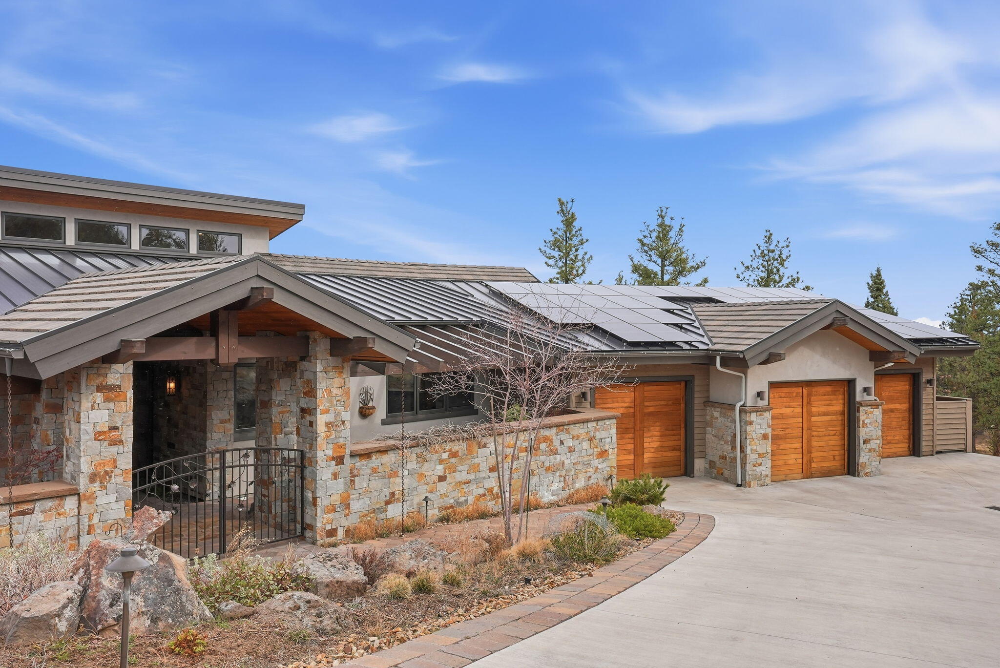 3487 NW Greenleaf Way