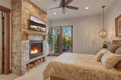 Tiny photo for 3487 NW Greenleaf Way, Bend, OR 97703 (MLS # 220217465)