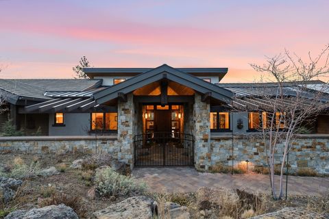 Tiny photo for 3487 NW Greenleaf Way, Bend, OR 97703 (MLS # 220217465)