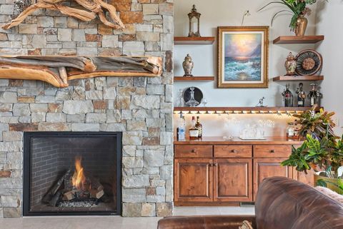 Tiny photo for 3487 NW Greenleaf Way, Bend, OR 97703 (MLS # 220217465)