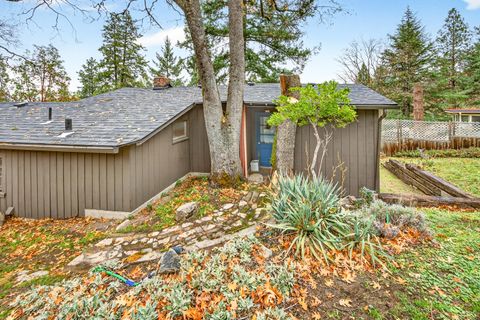 Tiny photo for 770 Elkader Street, Ashland, OR 97520 (MLS # 220212278)