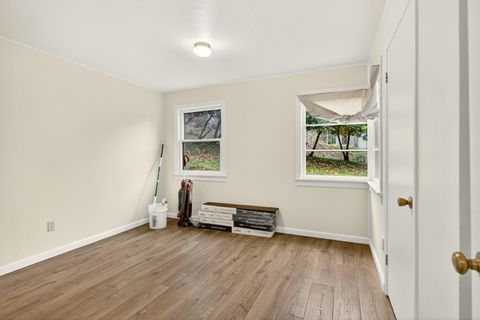 Tiny photo for 770 Elkader Street, Ashland, OR 97520 (MLS # 220212278)