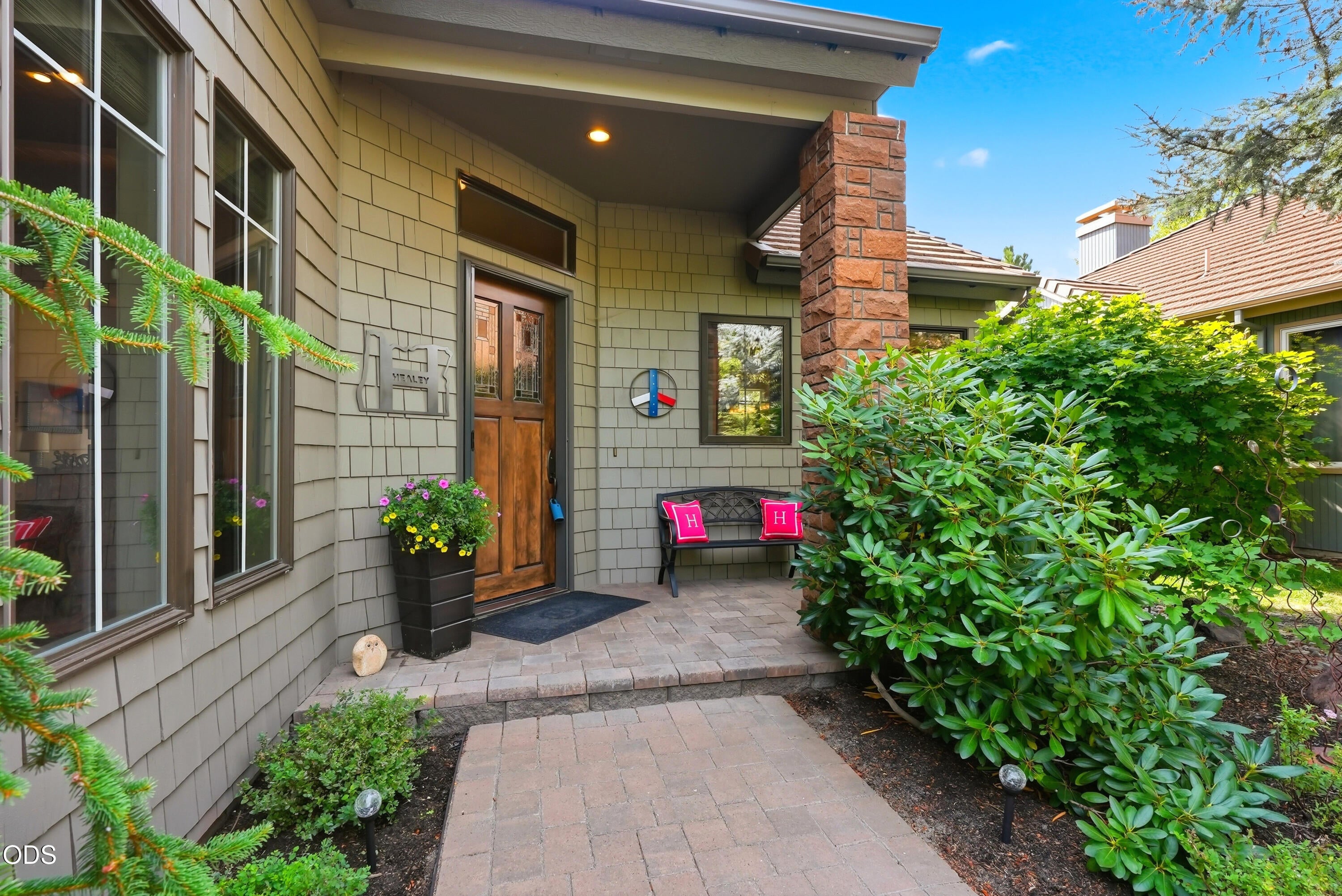 61927 Fall Creek Loop