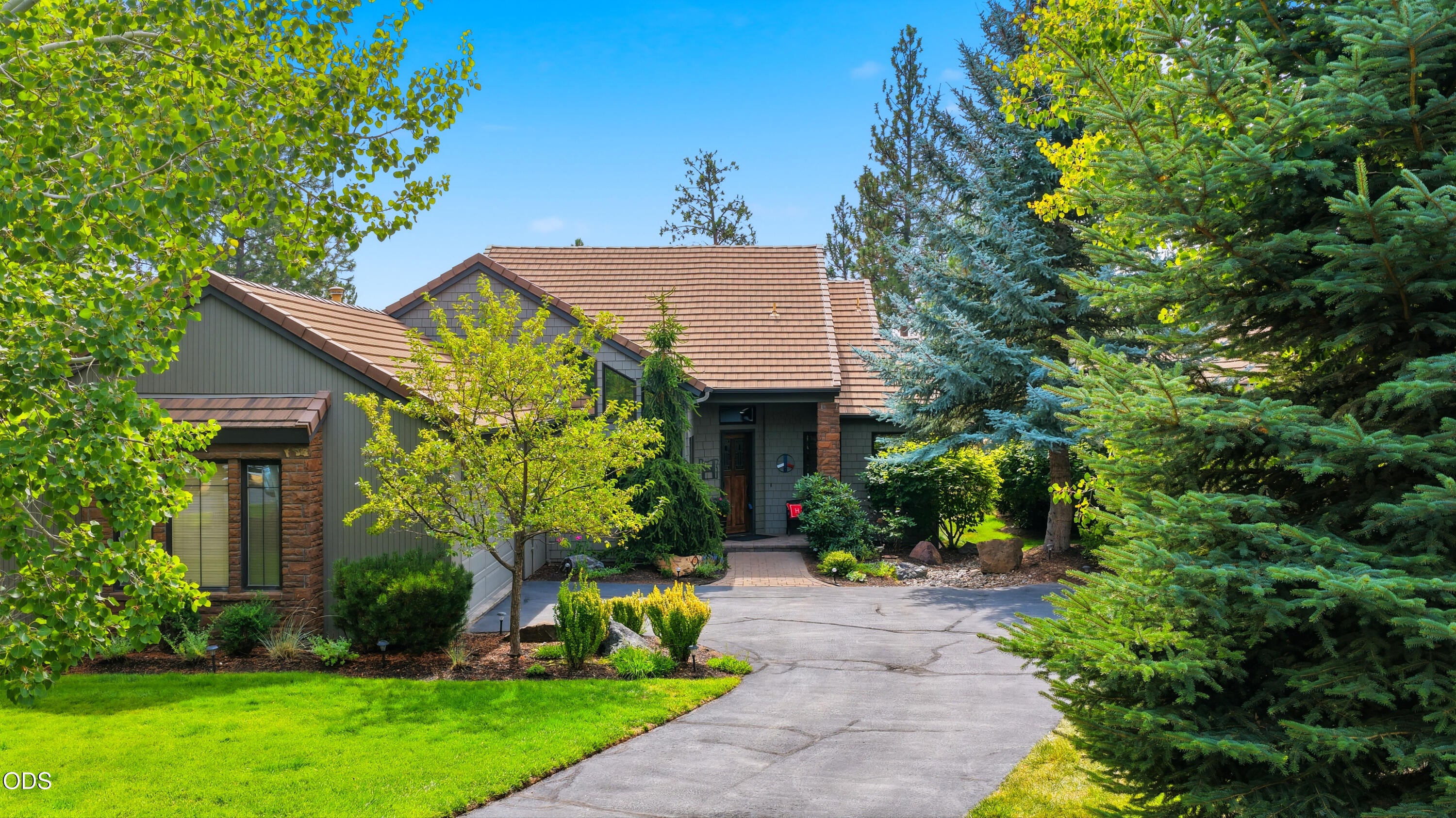 61927 Fall Creek Loop