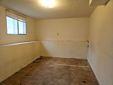 Tiny photo for 2342 California Avenue, Klamath Falls, OR 97601 (MLS # 220215407)