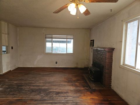 Tiny photo for 2342 California Avenue, Klamath Falls, OR 97601 (MLS # 220215407)