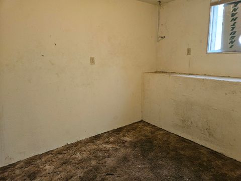 Tiny photo for 2342 California Avenue, Klamath Falls, OR 97601 (MLS # 220215407)