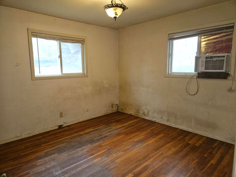 Tiny photo for 2342 California Avenue, Klamath Falls, OR 97601 (MLS # 220215407)