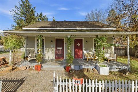 Tiny photo for 415 E C Street, Jacksonville, OR 97530 (MLS # 220211954)