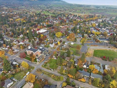 Tiny photo for 415 E C Street, Jacksonville, OR 97530 (MLS # 220211954)