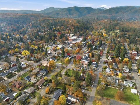 Tiny photo for 415 E C Street, Jacksonville, OR 97530 (MLS # 220211954)