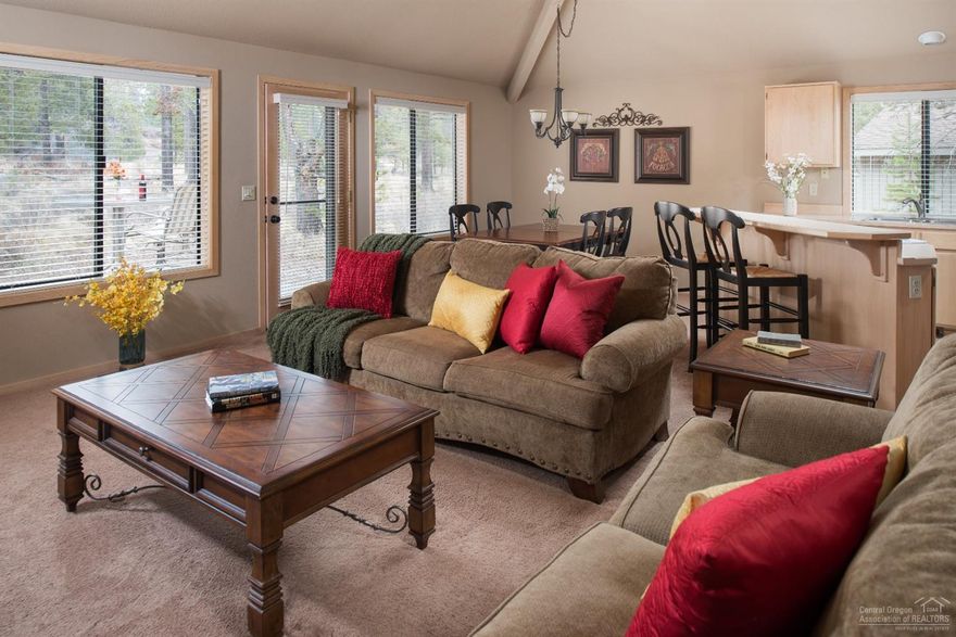 Desirable single level home in Sunriver! Open layout, large windows, skylights & vaulted ceilings give an expansive feel. Kitchen offers convenient island w/ breakfast bar, great prep space & ample cabinetry. Gas FP in the great room. Nice separation of master & guest bedrooms. Deck & hot tub enclosure backs to a large common space which borders National Forest. Easy access to the Cottonwood exit. SHARC paid. New exterior paint, gas hot water heater & furnace 2016. Don't miss this one!