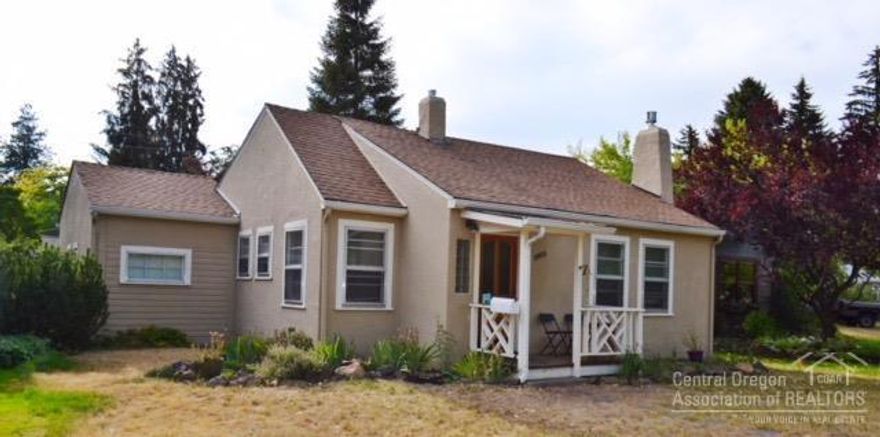 Historic, charming Westside cottage. Just a short walk to 1st Street Rapids in a quiet neighborhood of nice homes. Close to all the restaurants and shopping in downtown Bend. Fenced in backyard with mature fruit trees and flower beds. Alley access to three off street parking spaces with potential to build an ADU.