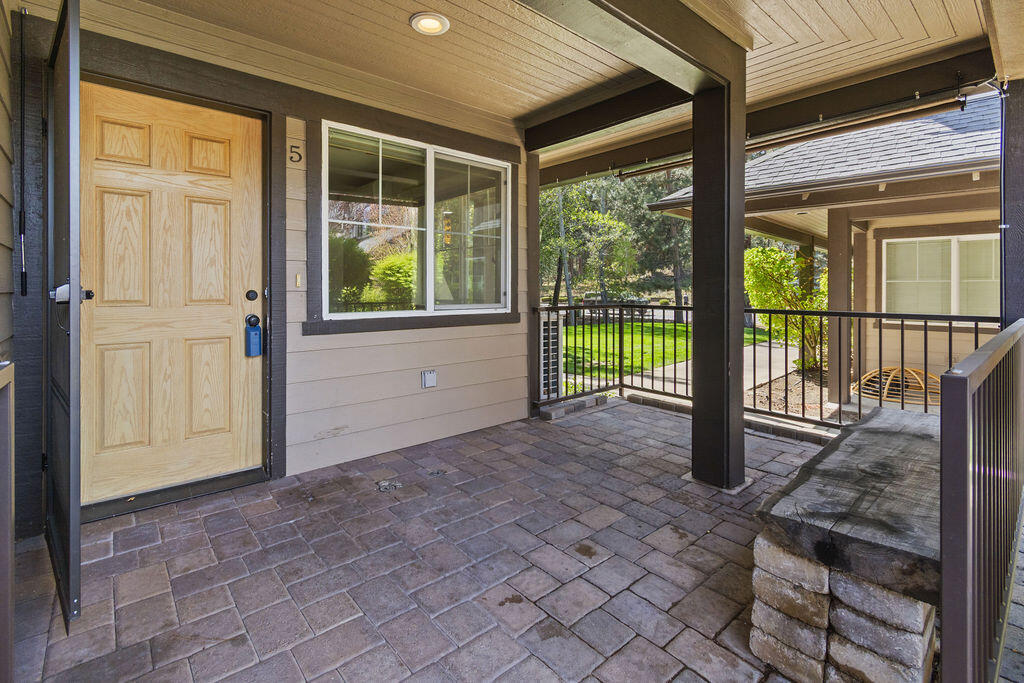 1929 NW Monterey Pines Drive UNIT 5