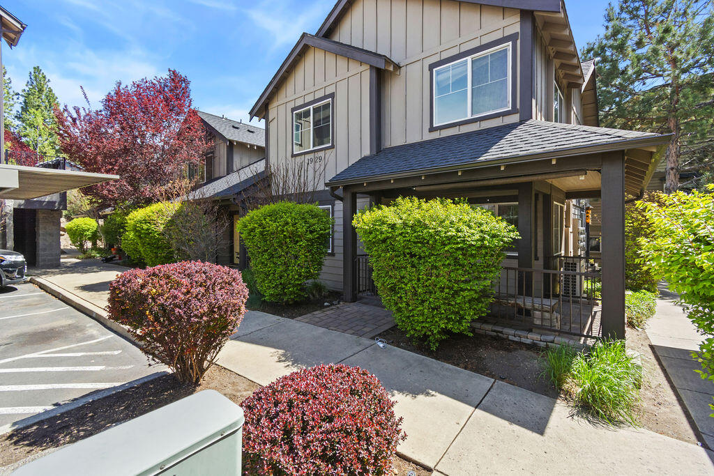 1929 NW Monterey Pines Drive UNIT 5