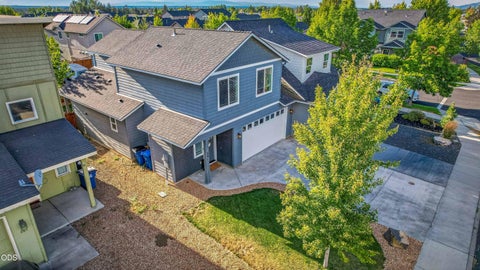 Photo of 281 NW 29th Street, Redmond, OR 97756 (MLS # 220228158)