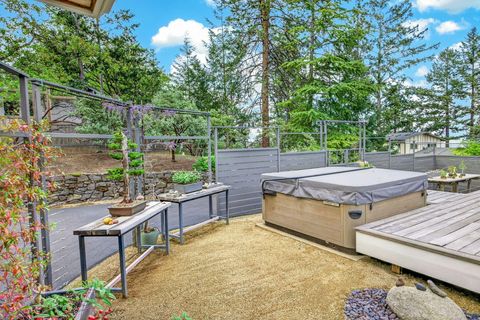 Tiny photo for 1005 Timberline Terrace, Ashland, OR 97520 (MLS # 220219269)