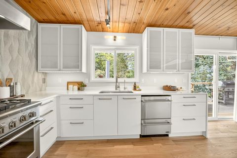 Tiny photo for 1005 Timberline Terrace, Ashland, OR 97520 (MLS # 220219269)