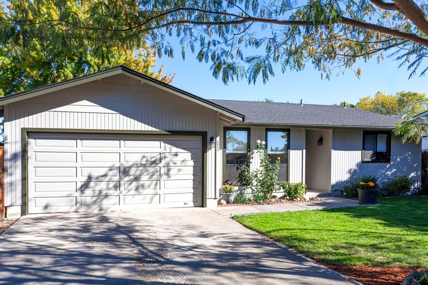 Clean & move-in ready single level home. Offers new Pabco Premier comp roof, new exterior & interior paint, new gas water heater, & hardwood floors. Welcome family & friends to this nicely maintained 3 bedroom, 2 bath home that is centrally located with easy access to Medford or Central Point. Charming kitchen with breakfast bar, pantry, plenty of cabinet storage & counter space, dining area or family room with access to a large back yard with garden area. Enjoy having a private master bedroom suite with large closet, separate living room, guest bathroom, and good size bedrooms. Nicely landscaped yard with sprinkler system, spacious .17 acre lot, & finished two car garage. This is a warm & inviting place that you will be proud to call home.