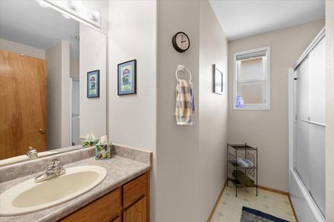 Tiny photo for 1459 SW Silver Maple Way, Grants Pass, OR 97526 (MLS # 220217646)