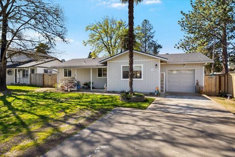 Tiny photo for 1459 SW Silver Maple Way, Grants Pass, OR 97526 (MLS # 220217646)