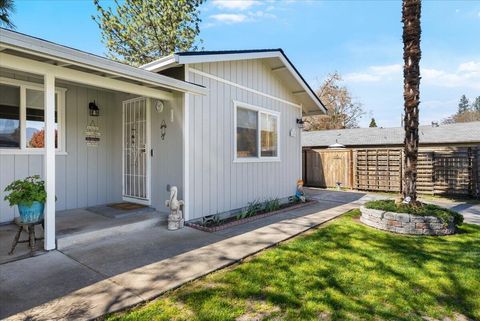 Tiny photo for 1459 SW Silver Maple Way, Grants Pass, OR 97526 (MLS # 220217646)