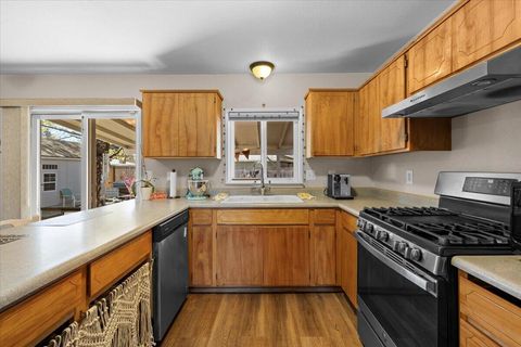 Tiny photo for 1459 SW Silver Maple Way, Grants Pass, OR 97526 (MLS # 220217646)