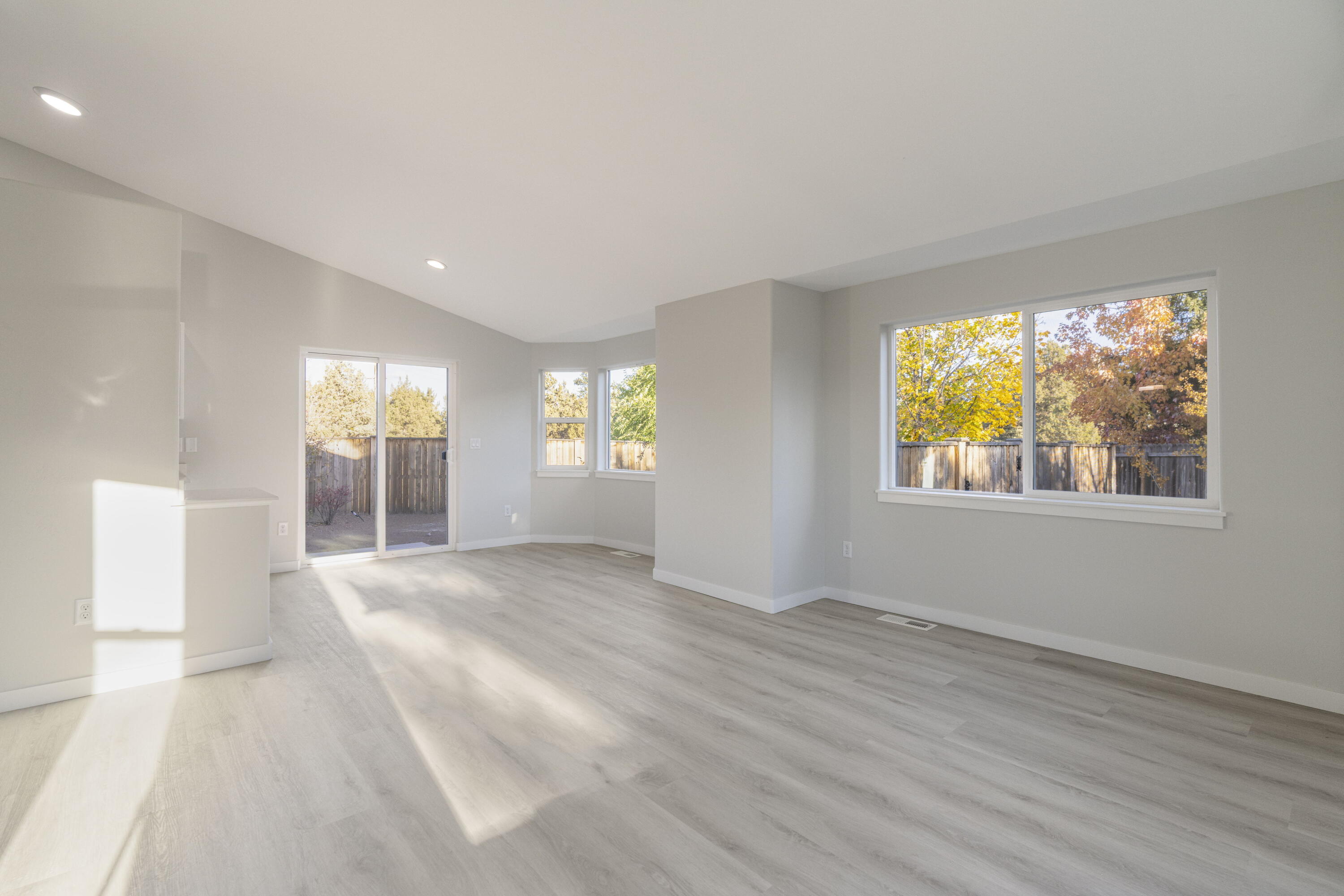 3362 NE Collier Court