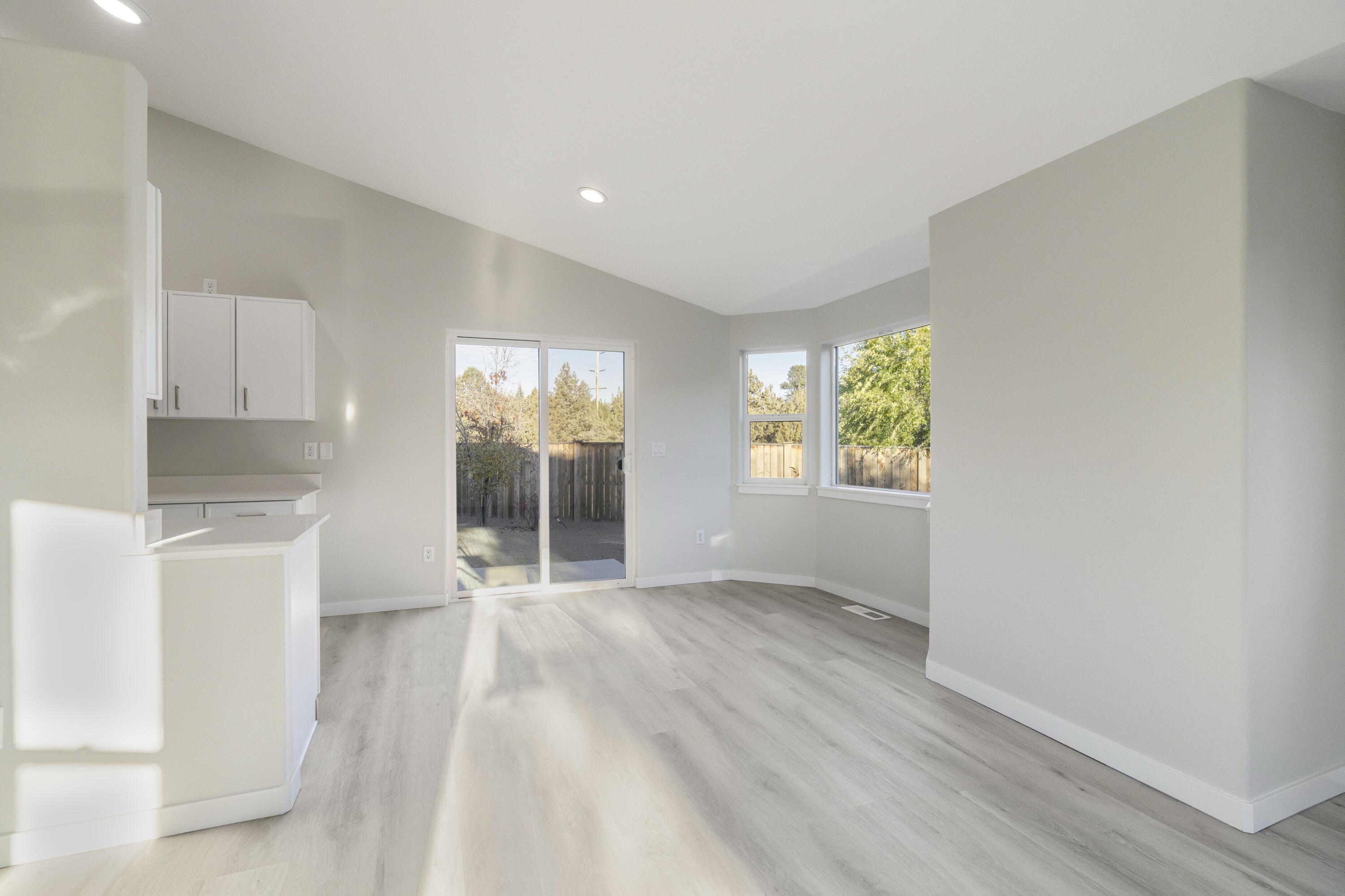 3362 NE Collier Court