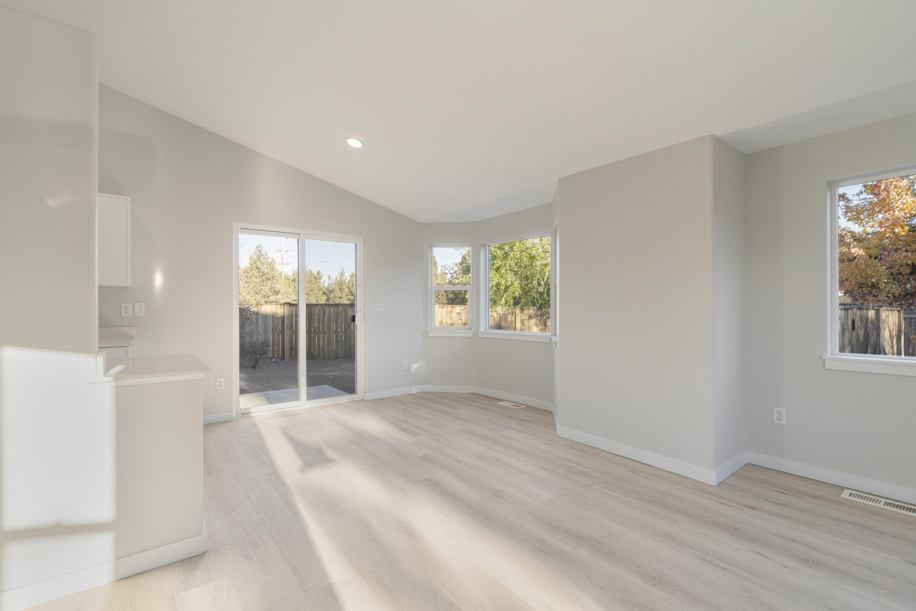 3362 NE Collier Court