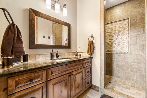 Tiny photo for 5907 NE Timber Lane, Prineville, OR 97754 (MLS # 220213058)