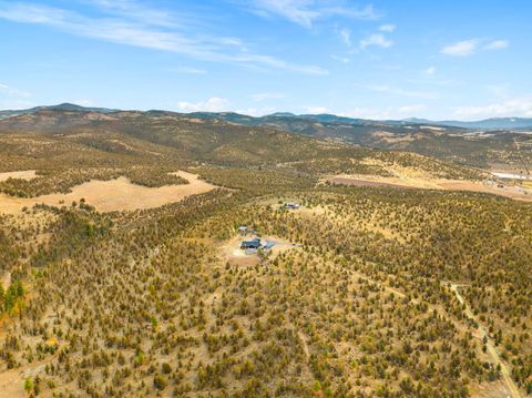 Tiny photo for 5907 NE Timber Lane, Prineville, OR 97754 (MLS # 220213058)