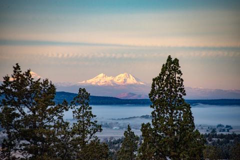 Tiny photo for 5907 NE Timber Lane, Prineville, OR 97754 (MLS # 220213058)