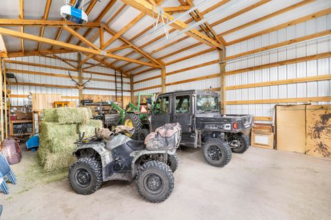 Tiny photo for 5907 NE Timber Lane, Prineville, OR 97754 (MLS # 220213058)