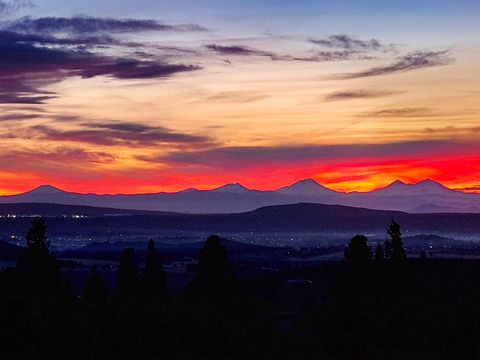 Tiny photo for 5907 NE Timber Lane, Prineville, OR 97754 (MLS # 220213058)