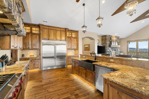 Tiny photo for 5907 NE Timber Lane, Prineville, OR 97754 (MLS # 220213058)