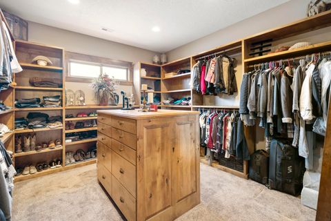 Tiny photo for 5907 NE Timber Lane, Prineville, OR 97754 (MLS # 220213058)