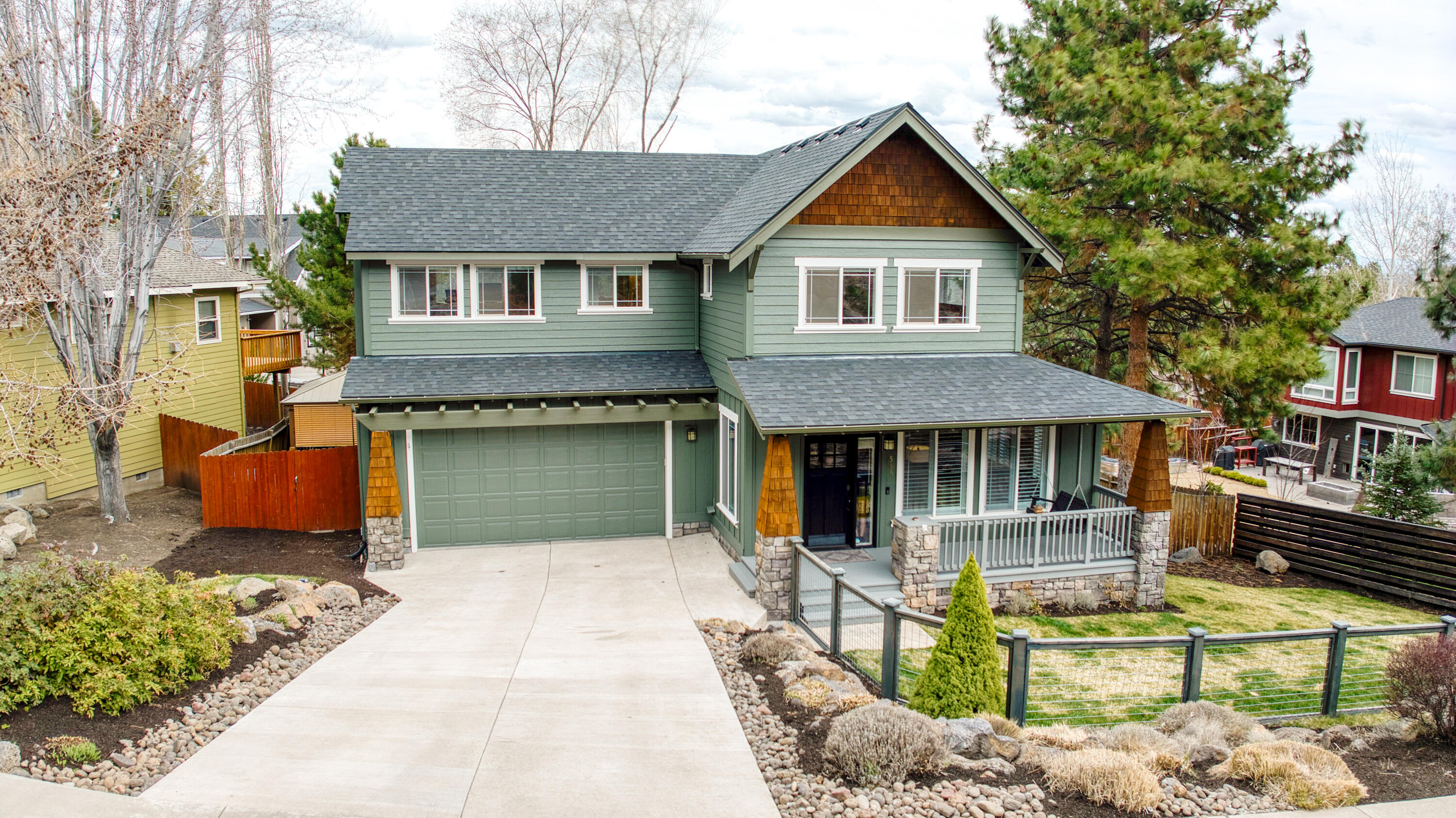 566 NW Greyhawk Avenue