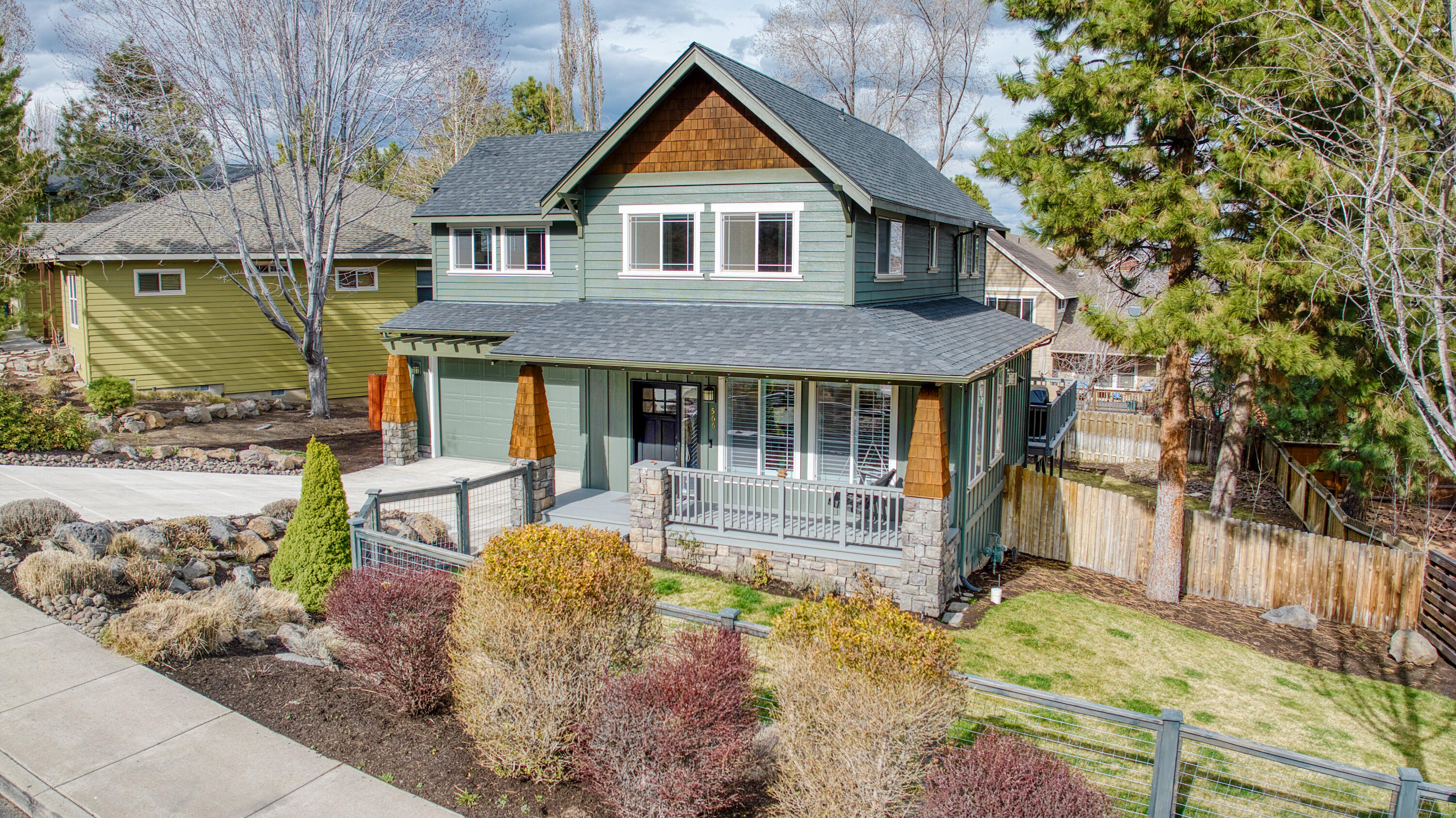 566 NW Greyhawk Avenue
