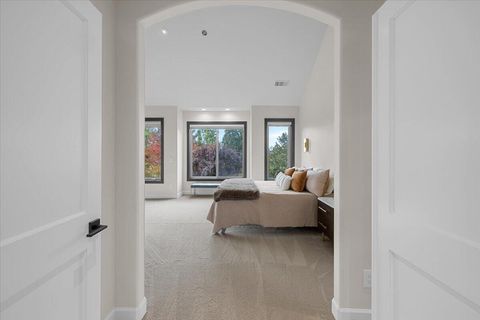 Tiny photo for 288 Island Pointe Drive, Medford, OR 97504 (MLS # 220211907)