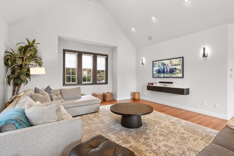 Tiny photo for 288 Island Pointe Drive, Medford, OR 97504 (MLS # 220211907)