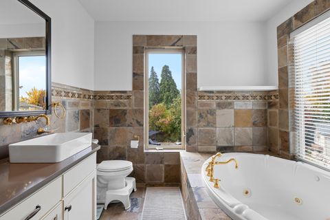 Tiny photo for 288 Island Pointe Drive, Medford, OR 97504 (MLS # 220211907)