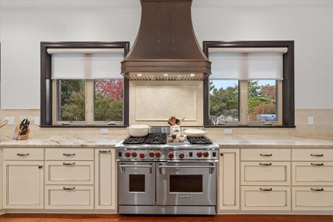 Tiny photo for 288 Island Pointe Drive, Medford, OR 97504 (MLS # 220211907)