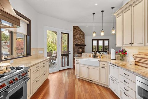 Tiny photo for 288 Island Pointe Drive, Medford, OR 97504 (MLS # 220211907)