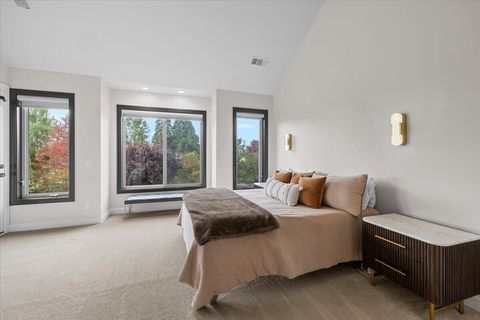 Tiny photo for 288 Island Pointe Drive, Medford, OR 97504 (MLS # 220211907)