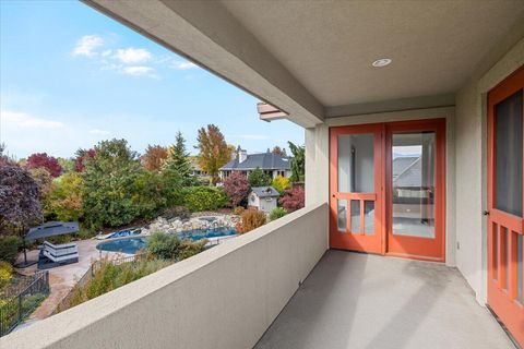 Tiny photo for 288 Island Pointe Drive, Medford, OR 97504 (MLS # 220211907)