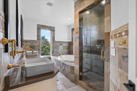 Tiny photo for 288 Island Pointe Drive, Medford, OR 97504 (MLS # 220211907)