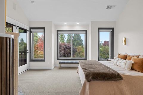 Tiny photo for 288 Island Pointe Drive, Medford, OR 97504 (MLS # 220211907)