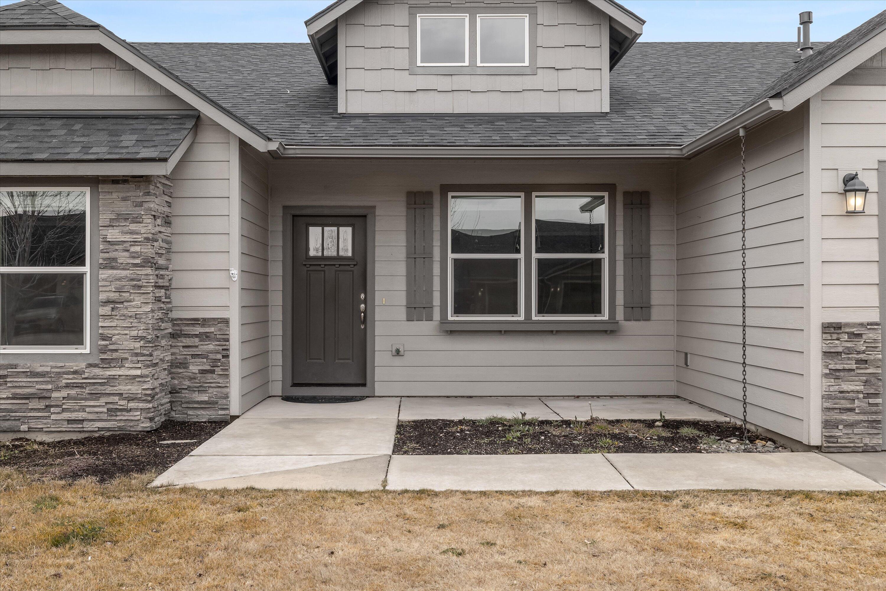 2433 NW Hazelwood Avenue