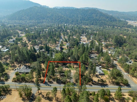 Tiny photo for 301 Lloyd Drive, Grants Pass, OR 97526 (MLS # 220227035)